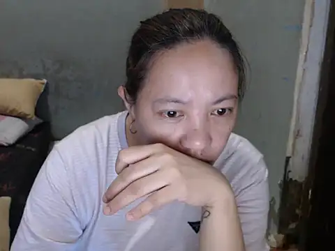 Snapshot of Rose_slut_squirt chatting on February 17, 11:11 pm Rose slut squirt online show from February 17, 11:11 pm