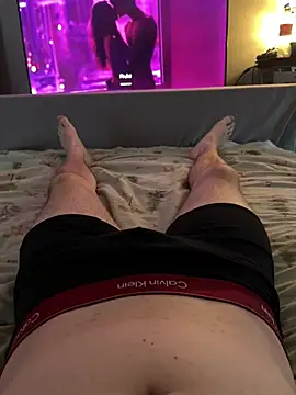 naughtycoupl98 online show from April 18, 6:01 pm