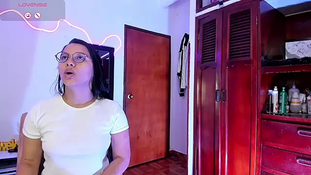 Dilan and Mia online show from September 12, 1:00 pm