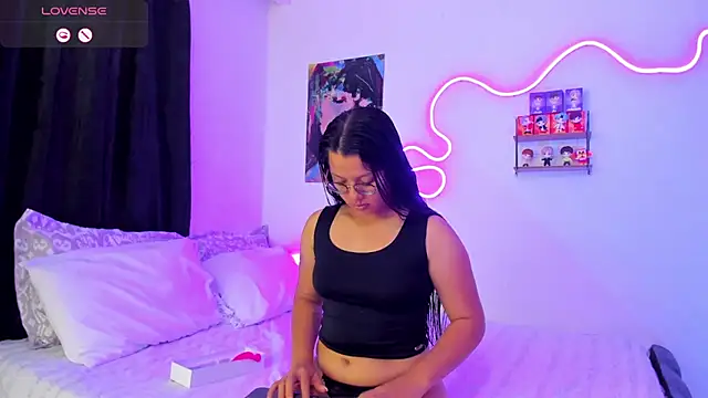 Dilan and Mia online show from October 11, 5:00 pm