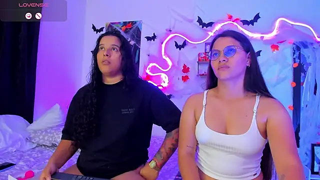 Dilan and Mia online show from October 14, 9:59 pm