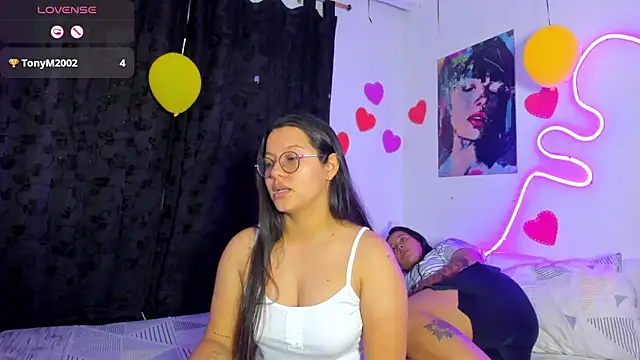 Dilan and Mia online show from March 24, 9:42 pm