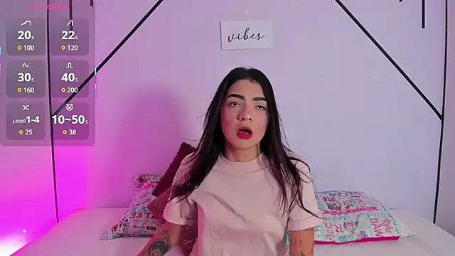 MiahCornell  online show from December 16, 7:30 pm