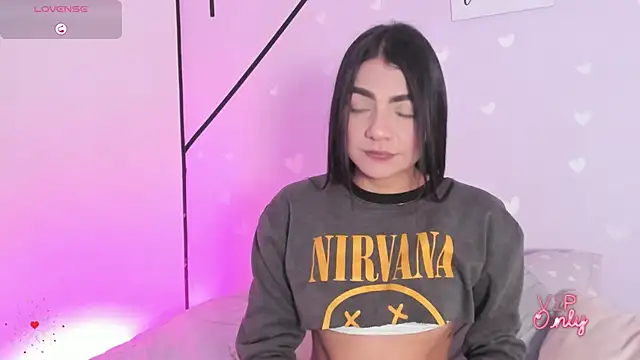 MiahCornell  online show from March 5, 9:33 pm