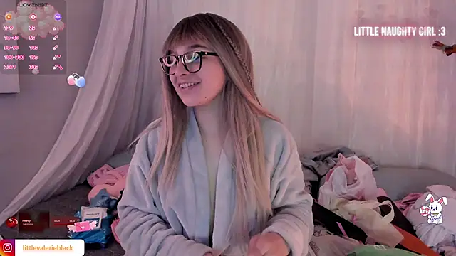 Aurora blaack online show from November 19, 4:12 am