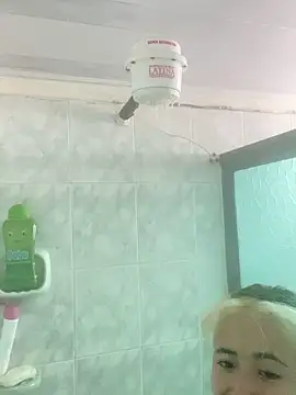 Snapshot of Sallem_Pink chatting on October 20, 10:49 am Sallem Pink online show from October 20, 10:49 am