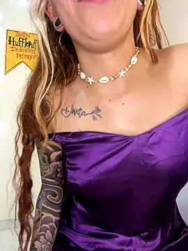 Snapshot of Sallem_Pink chatting on October 22, 12:33 am Sallem Pink online show from October 22, 12:33 am