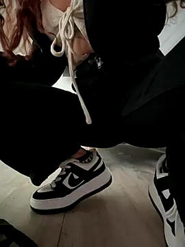 Snapshot of Sallem_Pink chatting on November 5, 11:43 am Sallem Pink online show from November 5, 11:43 am