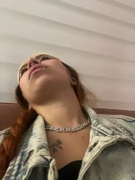 Snapshot of Sallem_Pink chatting on January 15, 11:37 am Sallem Pink online show from January 15, 11:37 am