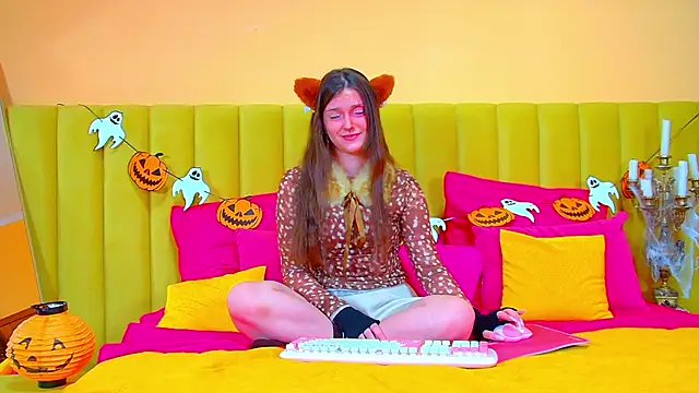 JessicaJewells online show from October 28, 6:50 am