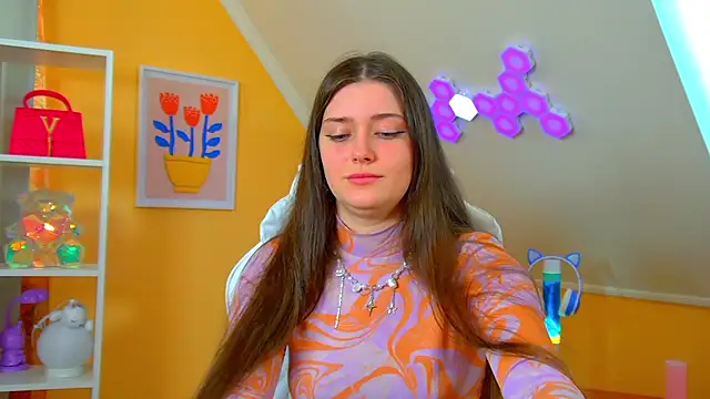 JessicaJewells online show from April 14, 6:19 am