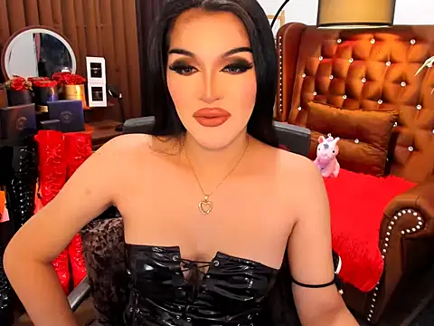 Snapshot of devongarcia chatting on April 25, 3:53 am devongarcia online show from April 25, 3:53 am