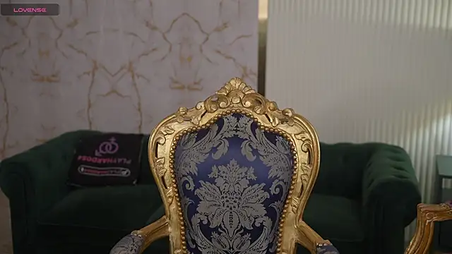 Esmie Smile online show from February 19, 12:06 am