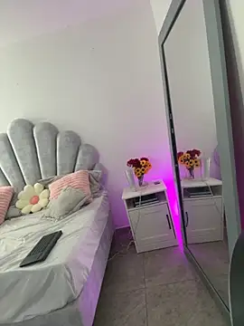 Snapshot of emma-conti2 chatting on October 18, 2:07 pm emma-conti2 online show from October 18, 2:07 pm