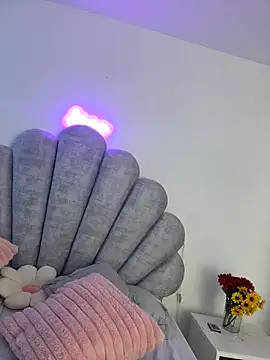 Snapshot of emma-conti2 chatting on November 24, 1:11 pm emma-conti2 online show from November 24, 1:11 pm