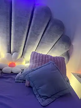 Snapshot of emma-conti2 chatting on December 3, 3:21 pm emma-conti2 online show from December 3, 3:21 pm