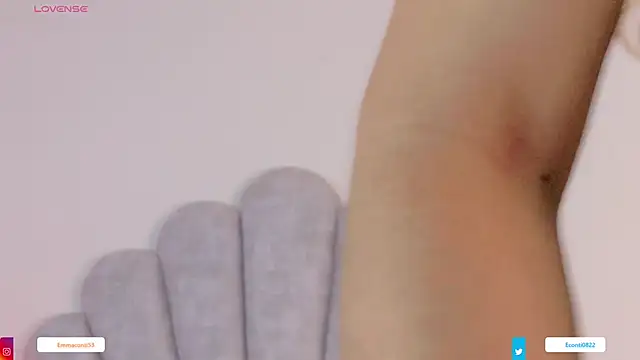 Snapshot of emma-conti2 chatting on February 27, 12:49 pm emma-conti2 online show from February 27, 12:49 pm