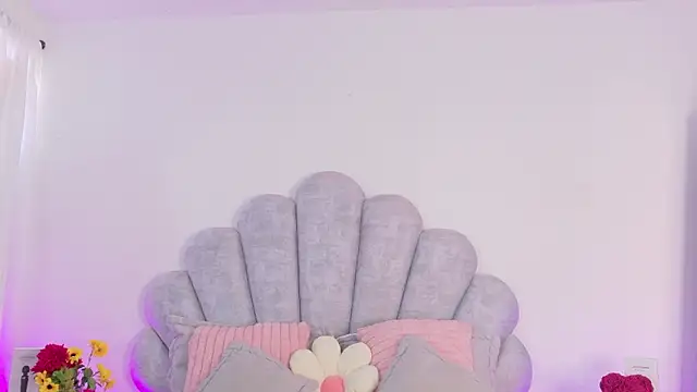 Snapshot of emma-conti2 chatting on March 4, 12:55 pm emma-conti2 online show from March 4, 12:55 pm