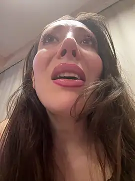 Snapshot of HellaryTourent chatting on February 2, 6:50 pm HellaryTourent online show from February 2, 6:50 pm