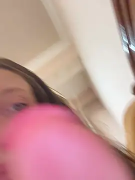 Snapshot of HellaryTourent chatting on February 26, 7:24 pm HellaryTourent online show from February 26, 7:24 pm