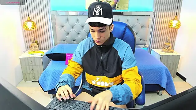 SamBlack  online show from February 17, 3:29 pm