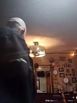 Snapshot of BonnienClyde5421 chatting on February 25, 1:59 am BonnienClyde5421 online show from February 25, 1:59 am