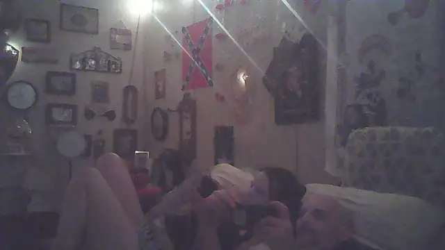 Snapshot of BonnienClyde5421 chatting on March 16, 5:44 am BonnienClyde5421 online show from March 16, 5:44 am