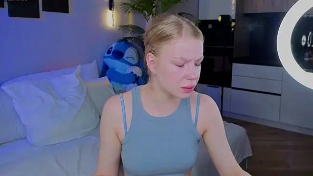 emilyshepar d online show from May 6, 2:19 am