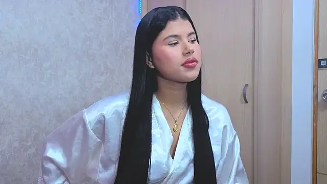 yulissa girls online show from April 19, 1:32 pm