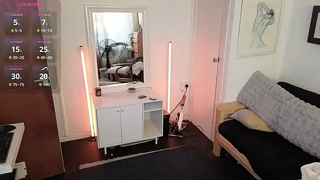 Snapshot of Dilfcam101 chatting on June 19, 5:12 am Dilfcam101 online show from June 19, 5:12 am