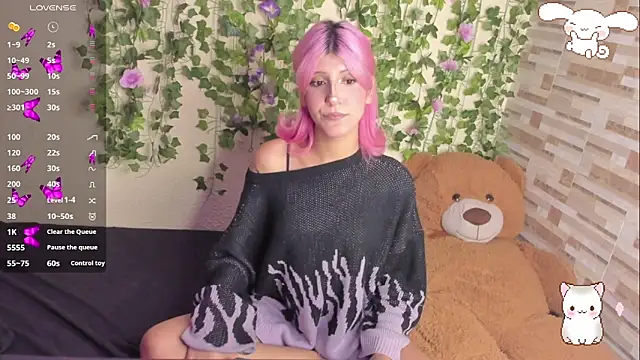Snapshot of Amy_Moonlight chatting on June 2, 9:50 pm Amy Moonlight online show from June 2, 9:50 pm