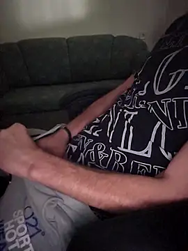 Snapshot of G-boy40 chatting on October 6, 1:19 pm G-boy40 online show from October 6, 1:19 pm