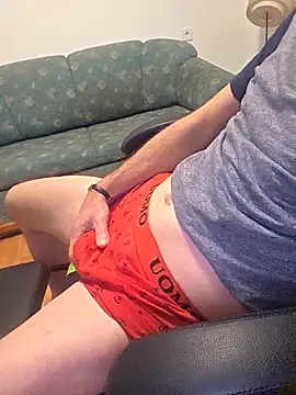 Snapshot of G-boy40 chatting on October 26, 1:17 pm G-boy40 online show from October 26, 1:17 pm