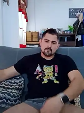 Bradd 32 online show from June 13, 5:11 pm