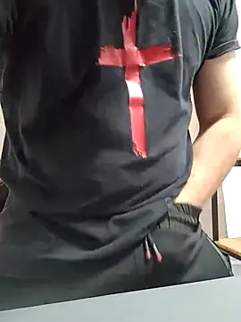 Bradd 32 online show from July 22, 6:32 pm
