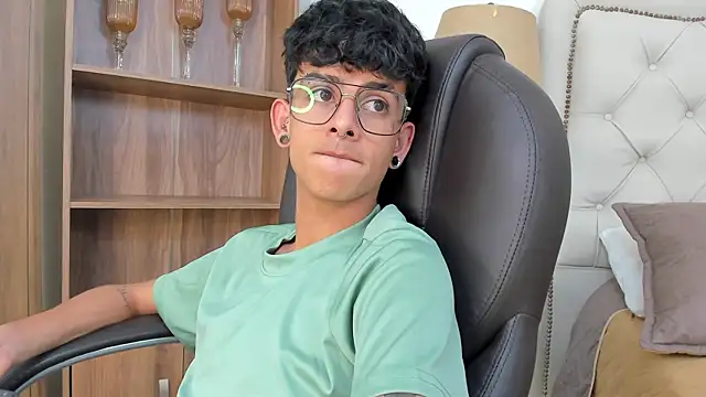 Ibratxandy online show from June 3, 2:33 pm