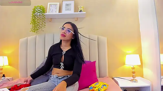 Rachel Donnelly online show from March 26, 3:01 am