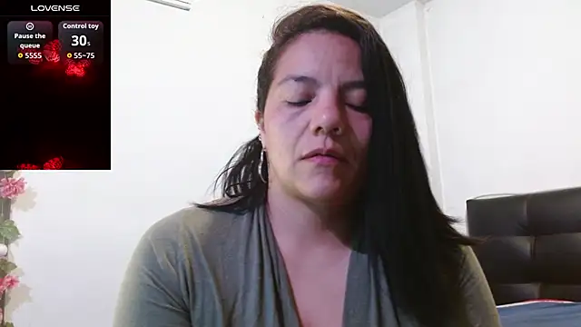 Snapshot of Megan_Milf__ chatting on March 4, 12:33 pm Megan Milf online show from March 4, 12:33 pm