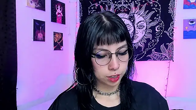 Rose 72 online show from February 3, 8:25 pm