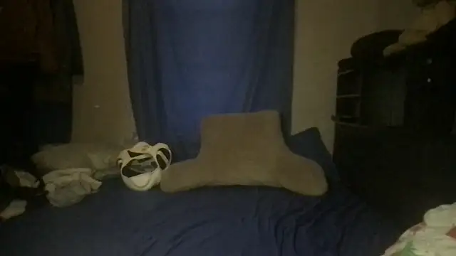 Snapshot of 1mistaGoodWood chatting on April 3, 9:24 pm 1mistaGoodWood online show from April 3, 9:24 pm