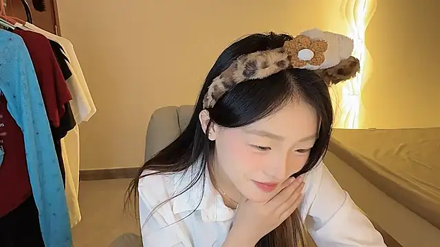 Robin-o3 online show from September 24, 3:37 pm