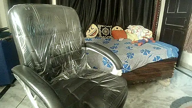Anaconda-Mall online show from April 30, 7:20 pm