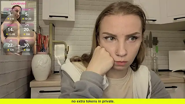 Snapshot of Edena_ chatting on April 25, 10:40 pm Edena online show from April 25, 10:40 pm