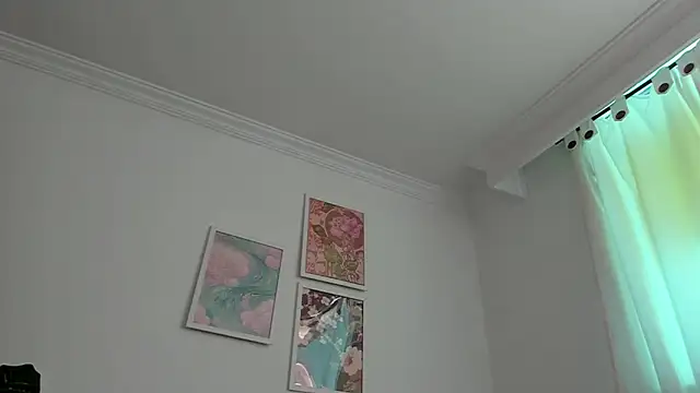 canelleGarces online show from April 13, 8:25 pm