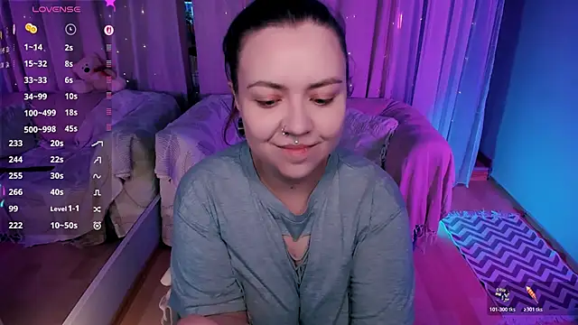 Snapshot of ashton_heidii chatting on June 28, 11:33 pm ashton heidii online show from June 28, 11:33 pm