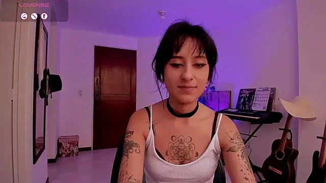 Snapshot of atenea_dragon__ chatting on June 17, 8:32 pm atenea dragon online show from June 17, 8:32 pm