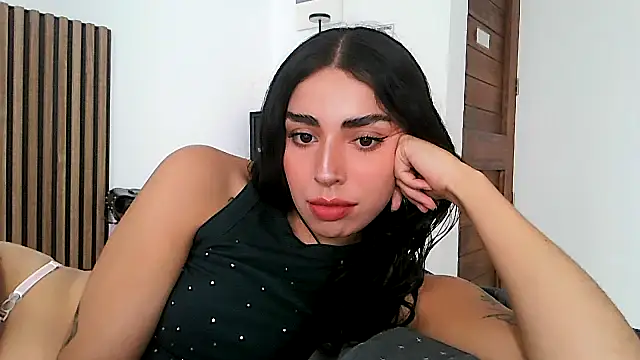 sweetbrunette22 online show from March 25, 8:04 pm