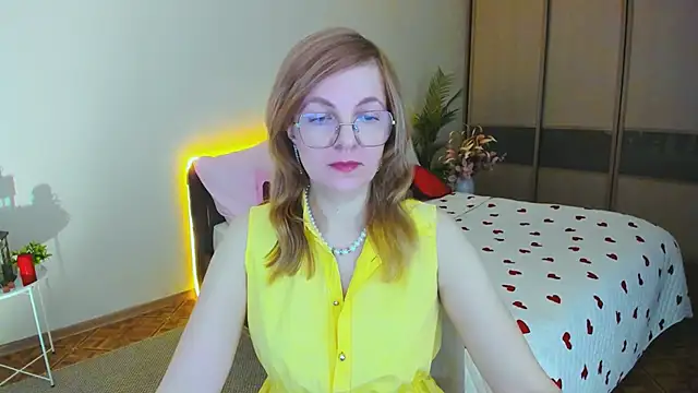 YourUniverser online show from April 7, 9:32 am