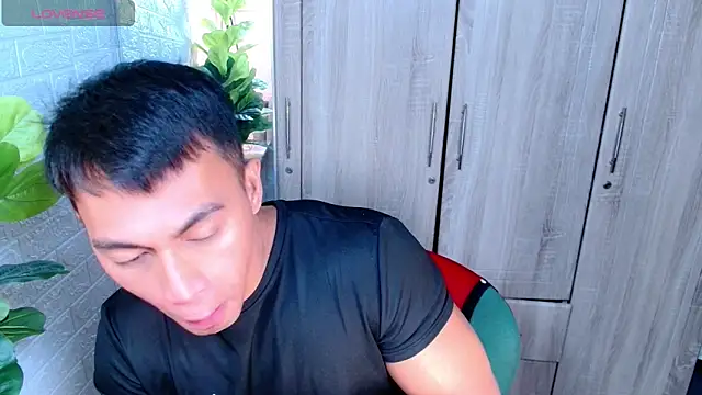 Snapshot of PinooyMilker chatting on December 16, 1:16 pm PinooyMilker online show from December 16, 1:16 pm