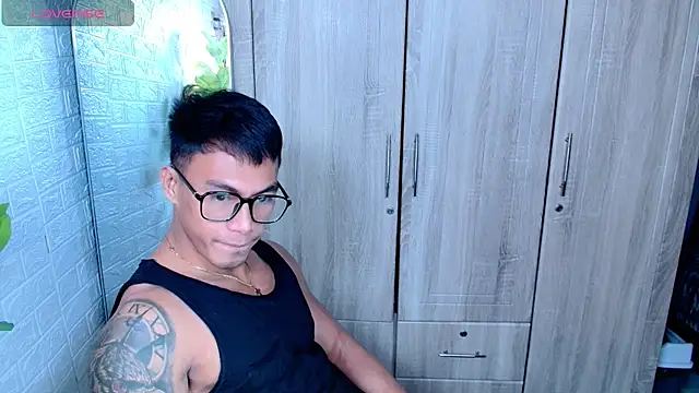 Snapshot of PinooyMilker chatting on December 20, 3:30 pm PinooyMilker online show from December 20, 3:30 pm